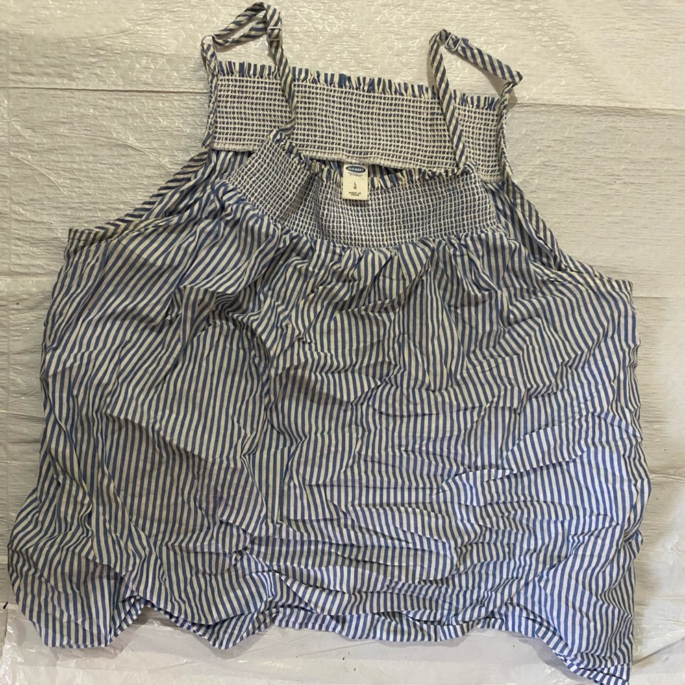 Old Navy top Like new worn couple times